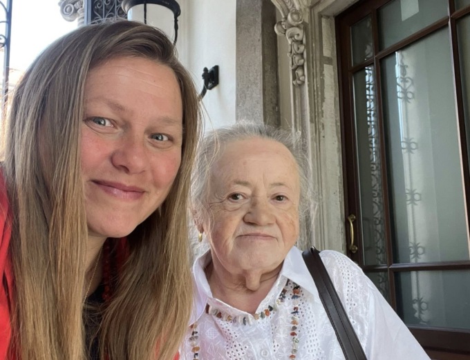 Il Comune realizza un marciapiede sul terreno “regalato” dall’ex maestra