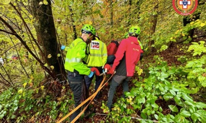 Escursionista si frattura una gamba: intervento congiunto di Elisoccorso e Soccorso Alpino