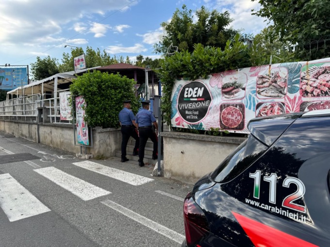 Controlli sulla movida nel Biellese: chiusa pizzeria sul lungolago di Viverone