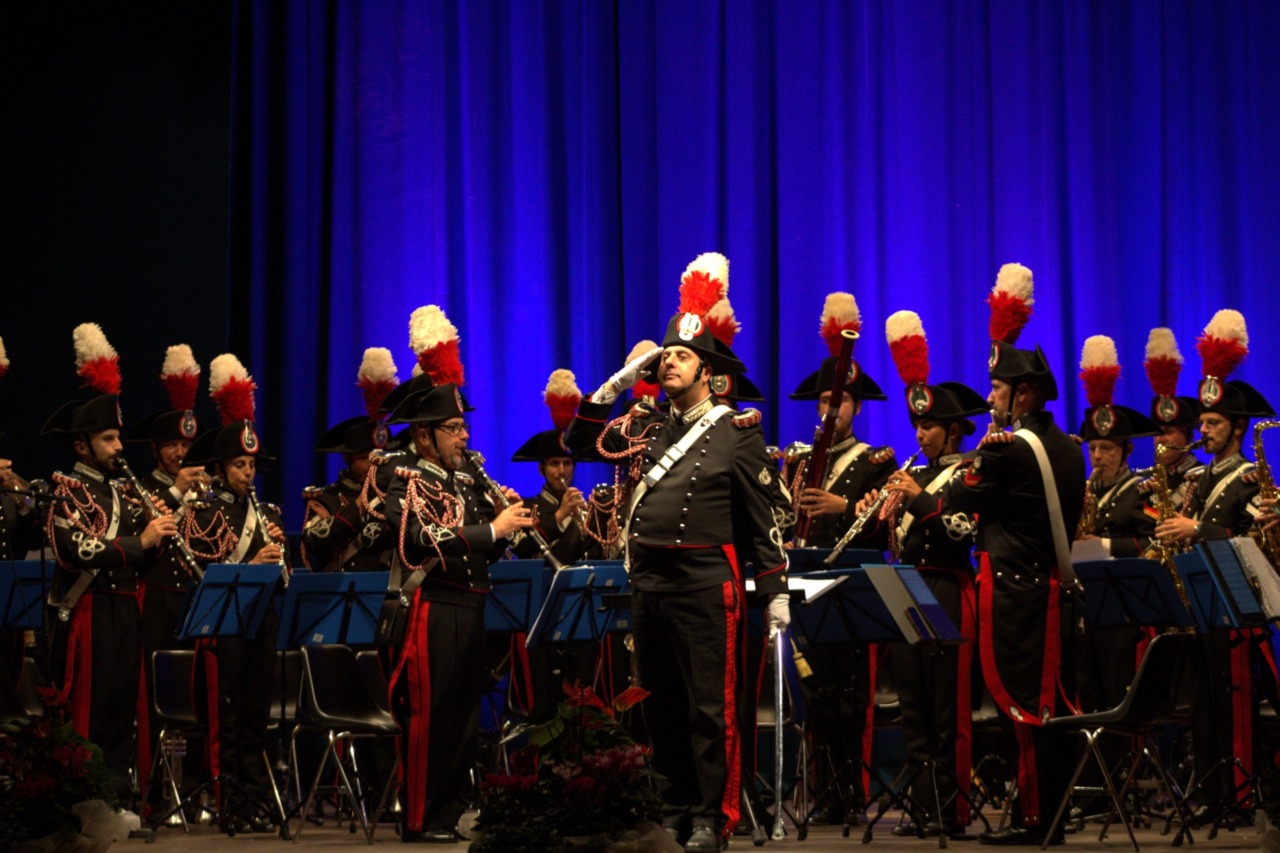 La Fanfara dei Carabinieri incanta il teatro Odeon