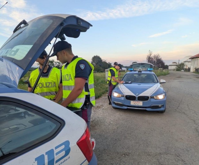 Controlli a tappeto della Polizia, sanzioni anche ai monopattini