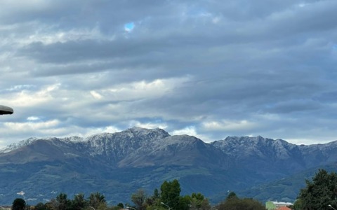 Prima spolverata di neve sulle cime biellesi: l’autunno porta aria d’inverno