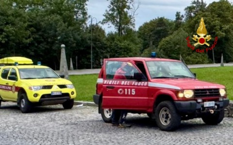 Vigili del Fuoco e Soccorso Alpino recuperano due escursionisti bloccati dalla nebbia in montagna