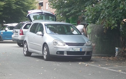 Dieci “furbetti” multati in tre giorni: lasciavano i rifiuti in strada