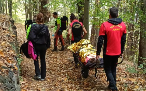 Escursionista soccorsa sul sentiero della Brughiera: sospetta lussazione a una spalla