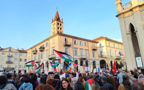 Biella in piazza con i sindacati, oltre mille per la Palestina