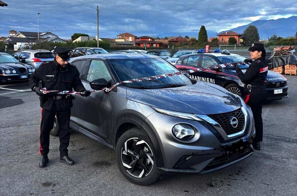Tentato furto in casa e inseguimento da film a Cossato