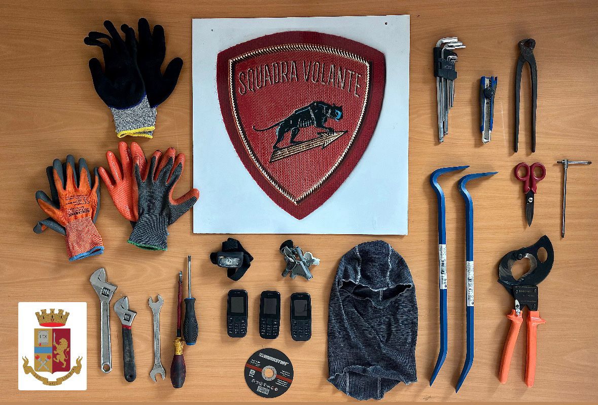 Trio di ladri in trasferta con attrezzi da scasso fermato dalla Polizia