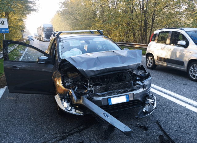 Tamponamento a catena all’uscita della superstrada: donna ferita finisce in ospedale