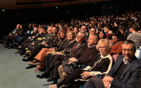 “Improsafe” porta a teatro la sicurezza sul lavoro davanti a 650 studenti biellesi