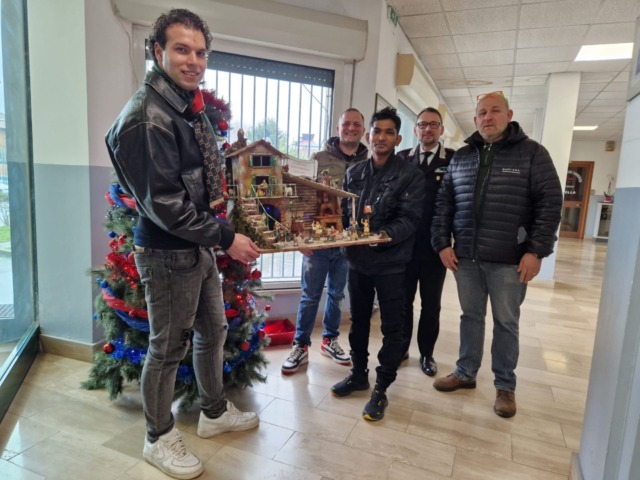 Solidarietà natalizia: la comunità “Aise” di Caprile incontra l’Arma dei Carabinieri