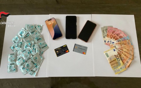 Scoperta casa di appuntamenti alla periferia della città