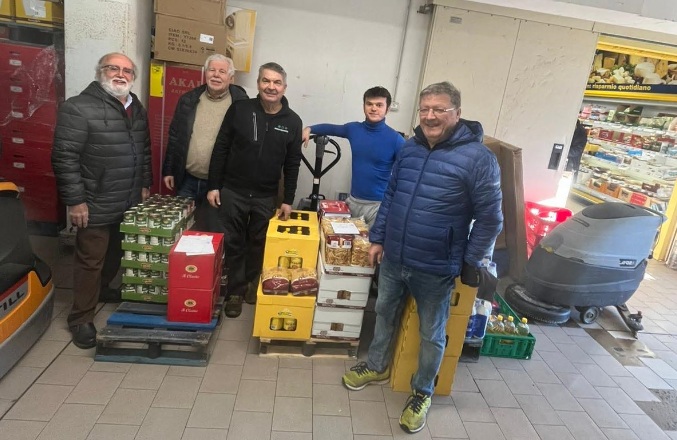 “Banco di Beneficenza”, i volontari distribuiscono beni di prima necessità