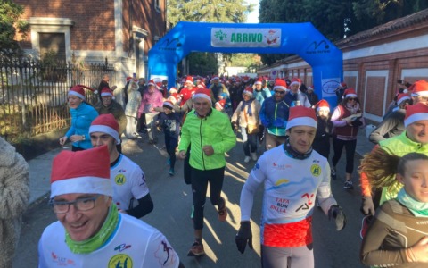 Domenica la Corsa dei Babbi Natale del Fondo Edo Tempia