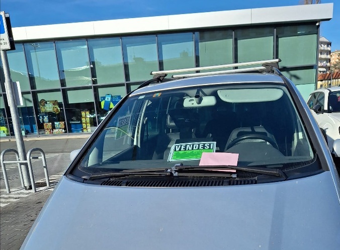 Cossato, attenzione al disco orario davanti alla Lidl