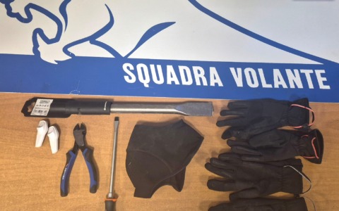 Fermati tre stranieri con attrezzi da scasso: denunciati dalla Polizia