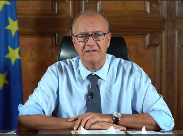 Crans-Montana, mercoledì nelle scuole un minuto di silenzio per le vittime