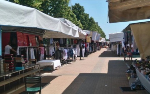 No al mercato in centro, 500 firme