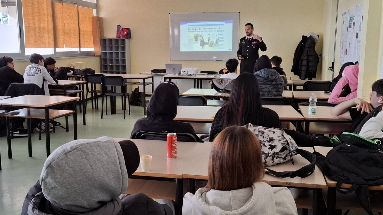 Carabinieri a Città Studi: dialogo aperto con gli studenti sull’educazione alla legalità
