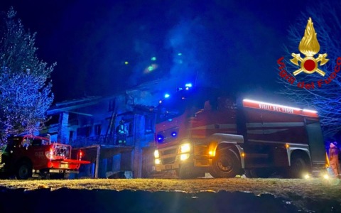 Netro, incendio in un’abitazione: intervento dei Vigili del fuoco