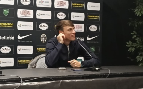 Il calcio che unisce: Stefano Beltrame e il fan dal Giappone arrivato a Biella