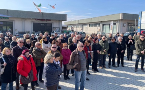 Vigliano ricorda il rogo della Pettinatura: inaugurata oggi la stele all’Erios