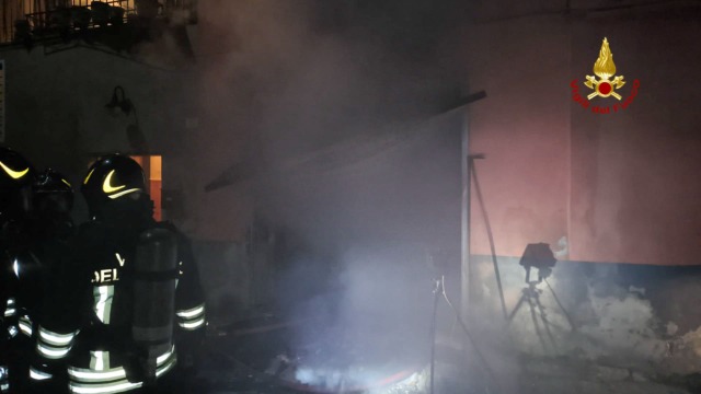 A fuoco un garage: intervento dei Vigili del Fuoco ad Andorno Micca