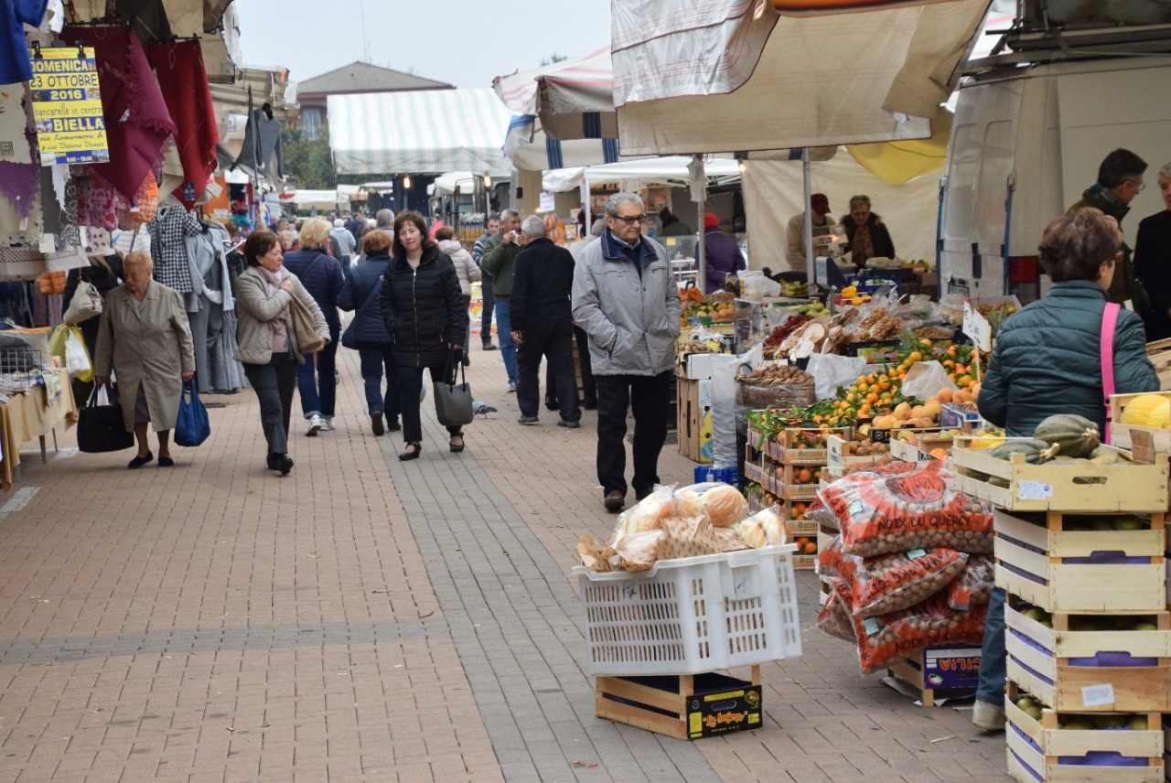 Spostamento del mercato in città, la raccolta firme per il “no” si ferma a 1.502 sottoscrizioni