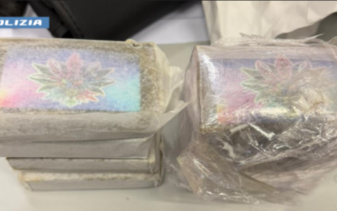 Hashish in auto tra le vie di Torino: tre giovani biellesi arrestati dopo un inseguimento