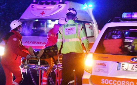 Mancata precedenza sulla Trossi: ciclista si schianta contro un’auto, è grave in ospedale