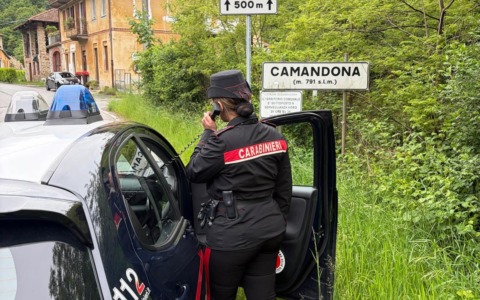 Finto volontario truffava i commercianti nel Biellese: denunciato dai Carabinieri