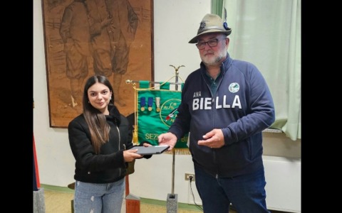 Studentessa del “Bona” premiata dagli Alpini