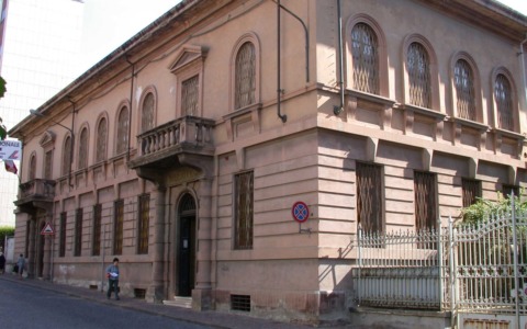 Sì al progetto di recupero delle facciate dell’ex biblioteca