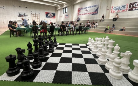 Donata una scacchiera gigante