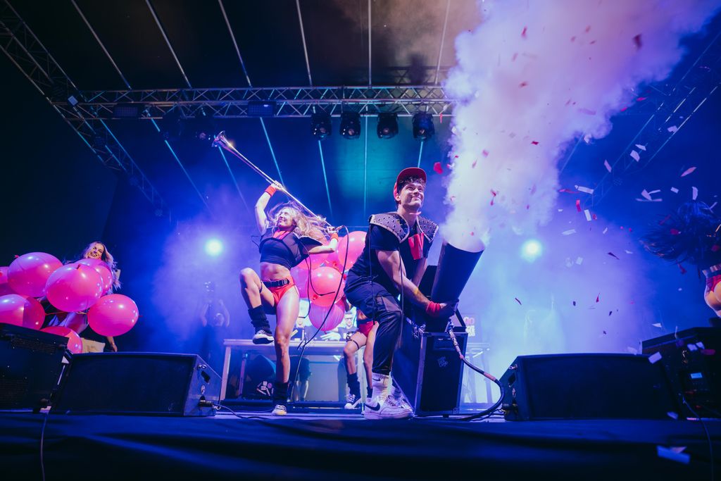 Summer Music Village a Torino outlet tra musica e spettacolo