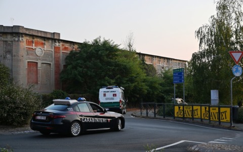Blitz all’ex Lanificio Rivetti: trovati in un bivacco hashish e un machete
