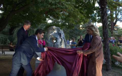 Biella ricorda Francesco Cusano, inaugurato il monumento a 50 anni dall’omicidio