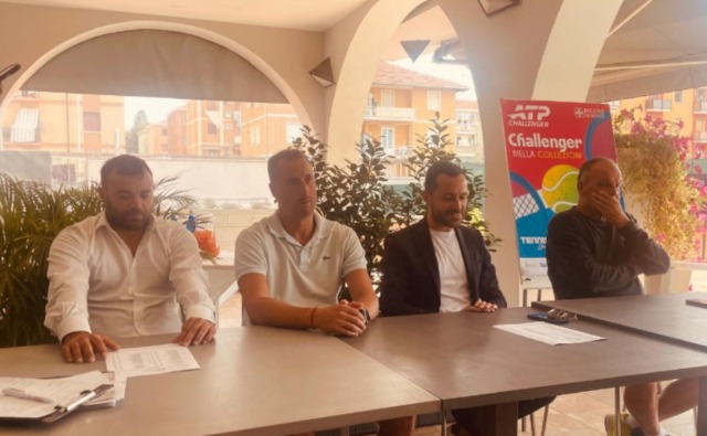 Scoppia il caso tennis, Napolitano e sindaco ai ferri corti: “Si dimetta”