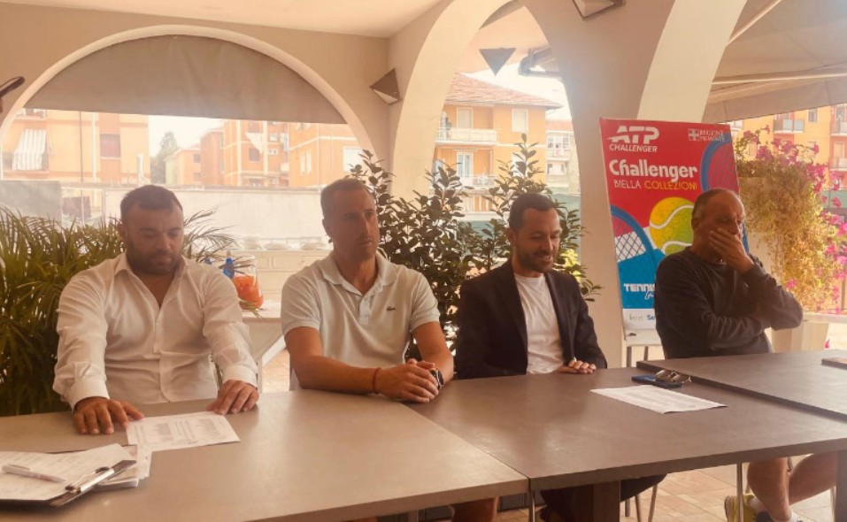 Scoppia il caso tennis, Napolitano e sindaco ai ferri corti: “Si dimetta”