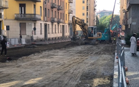 Cantiere in via Pietro Micca, subito disagi e polemiche