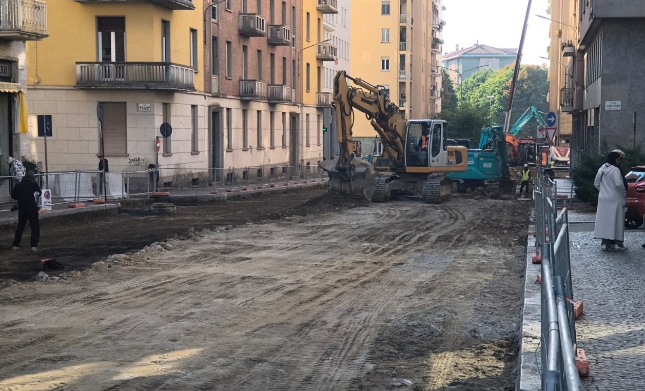 Cantiere in via Pietro Micca, subito disagi e polemiche