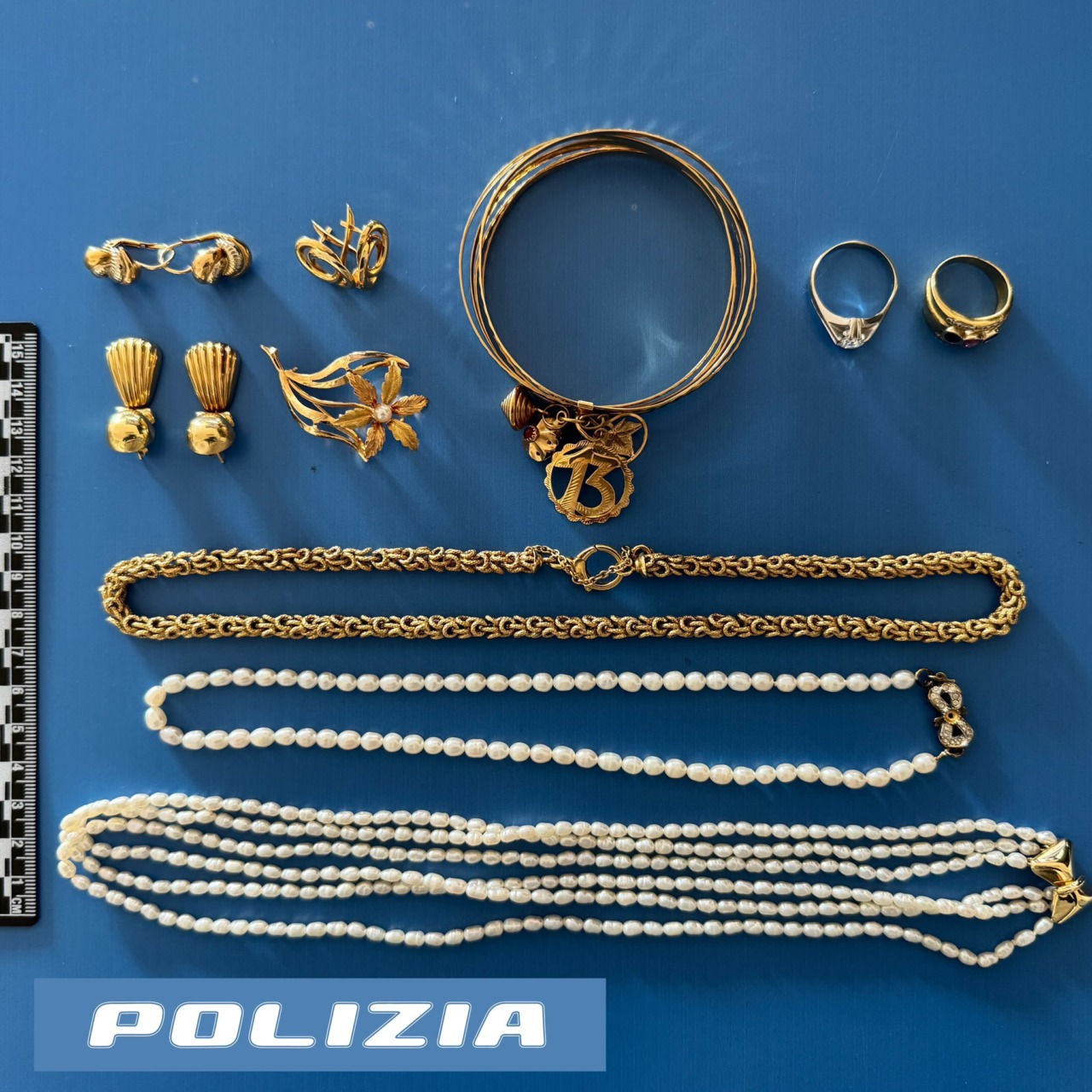 Si finge carabiniere e ruba i gioielli a un’anziana: arrestato